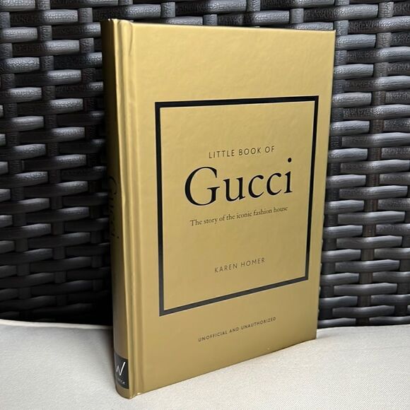 Little Book of Gucci – Fashion History Coffee Table Book - Picture 2 of 8
